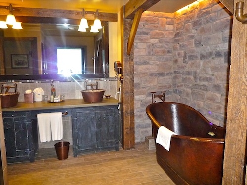 Disneyland Hotel Big Thunder Suite bath image