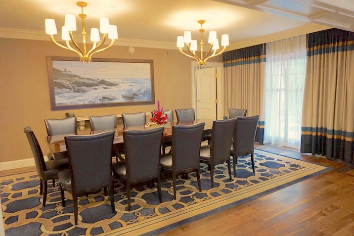 Disney's Yacht Club Captain's Deck Suite dining room image
