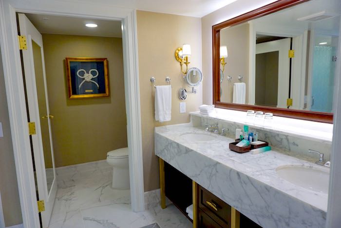 Disney's Yacht Club Captain's Deck Suite master bath image