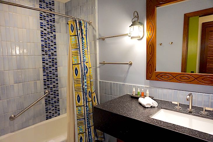 Disney's Polynesian Villas bungalows guest bath image