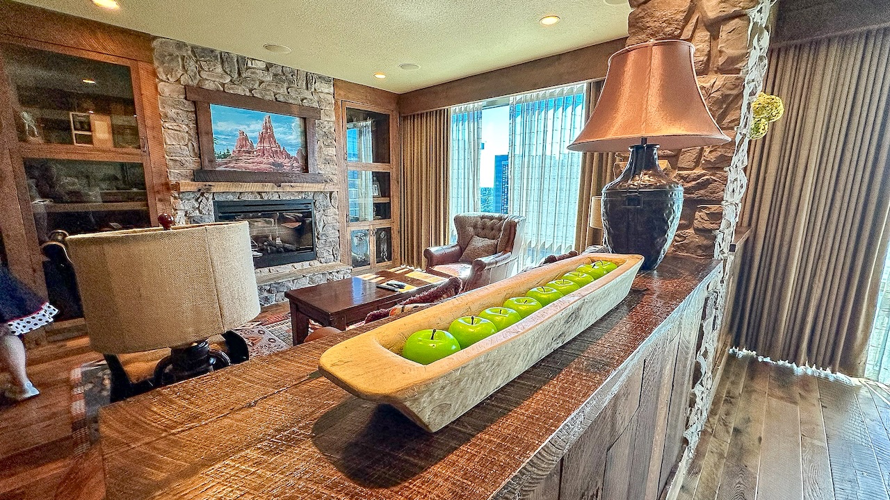 Disneyland Hotel Big Thunder Suite