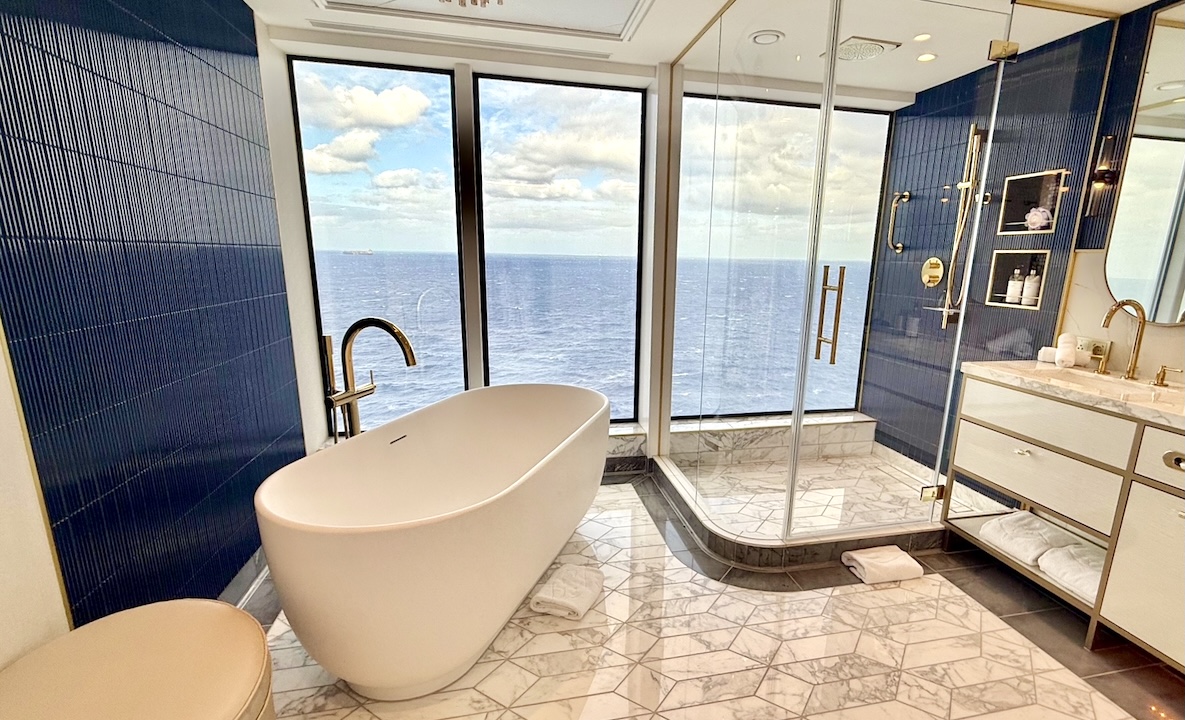 Disney Destiny 2-Story Hero Suite Primary Bath
