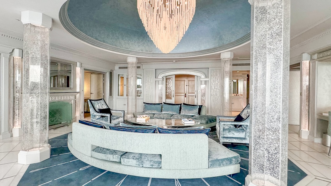 Disneyland Hotel Paris Frozen Suite